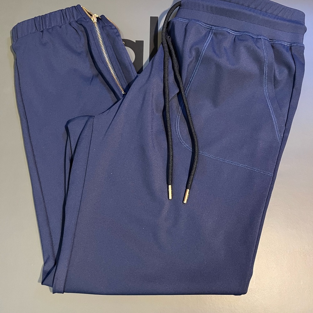 ZYIA Navy Peak Zipper Joggers – Size Medium